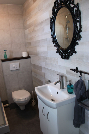 Bathroom 3, South Iceland Guesthouse, Austur-Eyjafjallahreppur