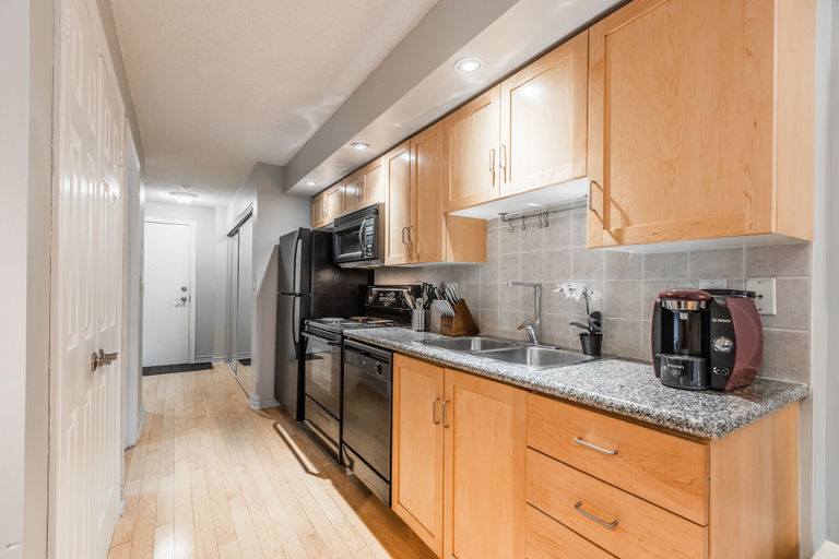 Others 5, AOC Suites - Heart of Downtown  Condo, Toronto