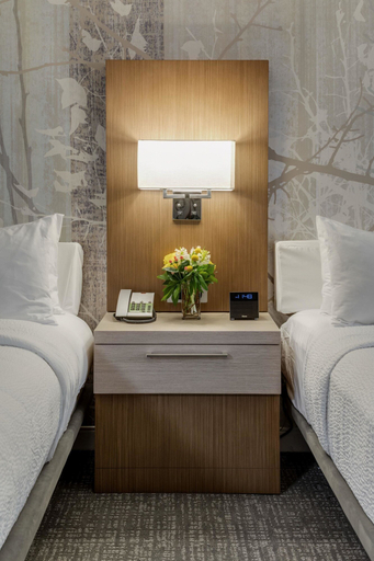 Bedroom 2, Courtyard by Marriott in Portsmouth, Rockingham