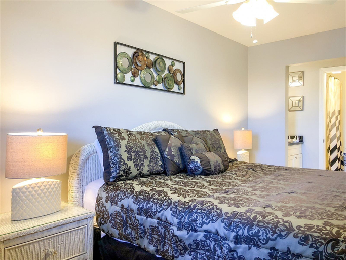 Bedroom 3, The Summit 531, Bay