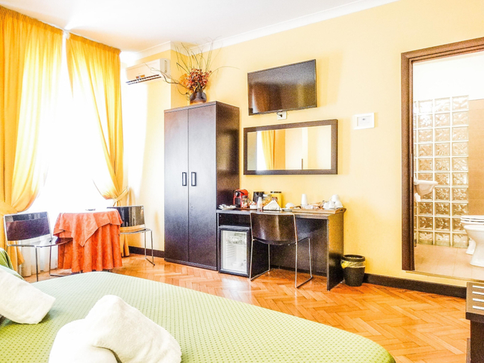 Others 4, B&B Morelli 1, Rome