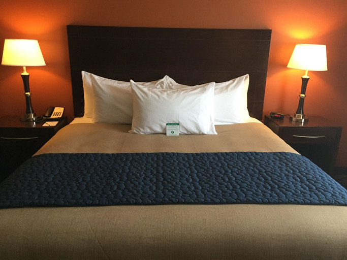 Bedroom 2, GrandStay Hotel & Suites Mount Horeb - Madison, Dane