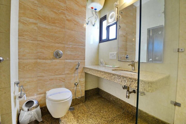 Bathroom 3, Mahalakshmi Palace hotel, Faridabad