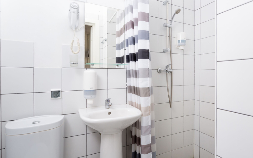 Bathroom, Station hotel L1, Sankt-Peterburg gorsovet