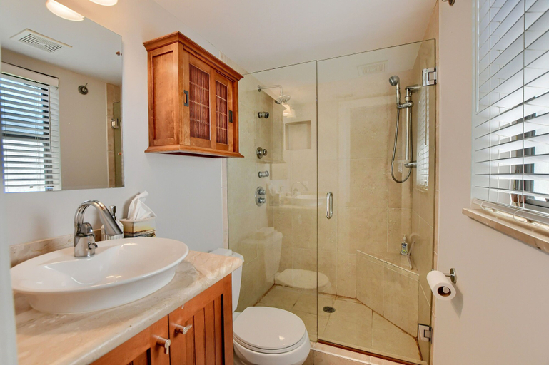 Bathroom 4, Lake Ida Oasis, Palm Beach