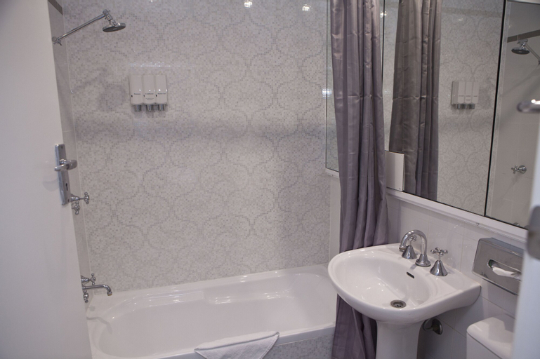 Bathroom 17