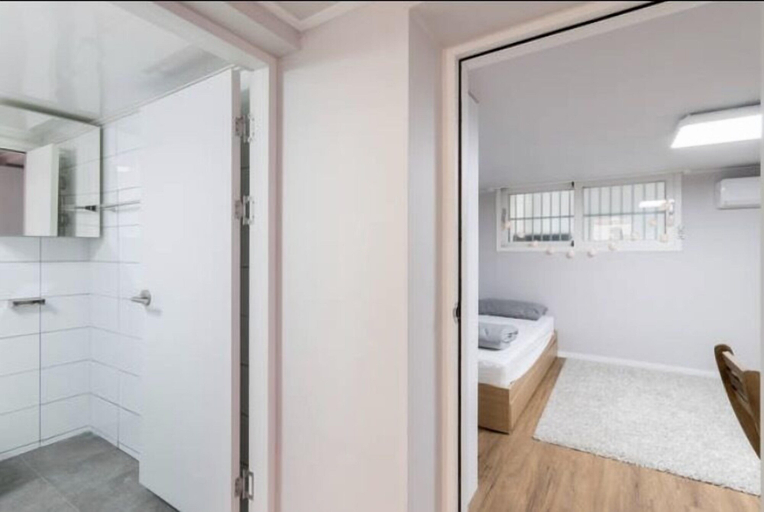 Bathroom 4, The Stay Simple, Seocho