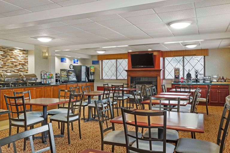 Food & Drinks 5, Best Western The Inn At Sharon/Foxboro, Norfolk