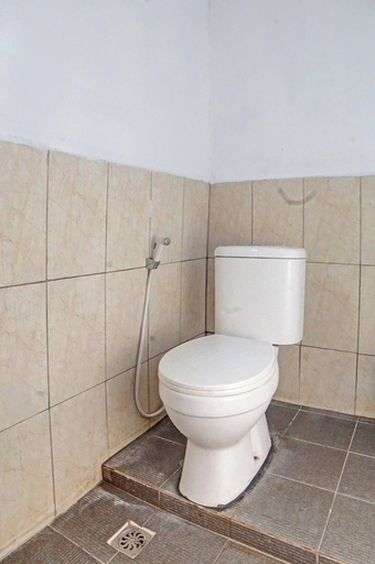 Bathroom, OYO 92005 Jabu Sihol, Pematangsiantar