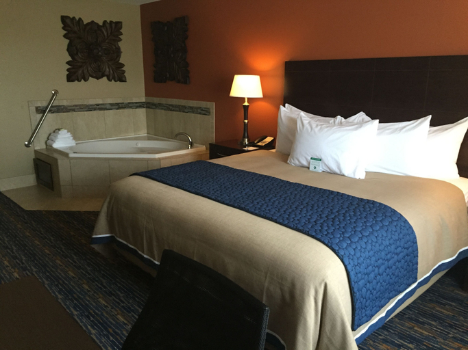 Bedroom 2, GrandStay Hotel & Suites Mount Horeb - Madison, Dane