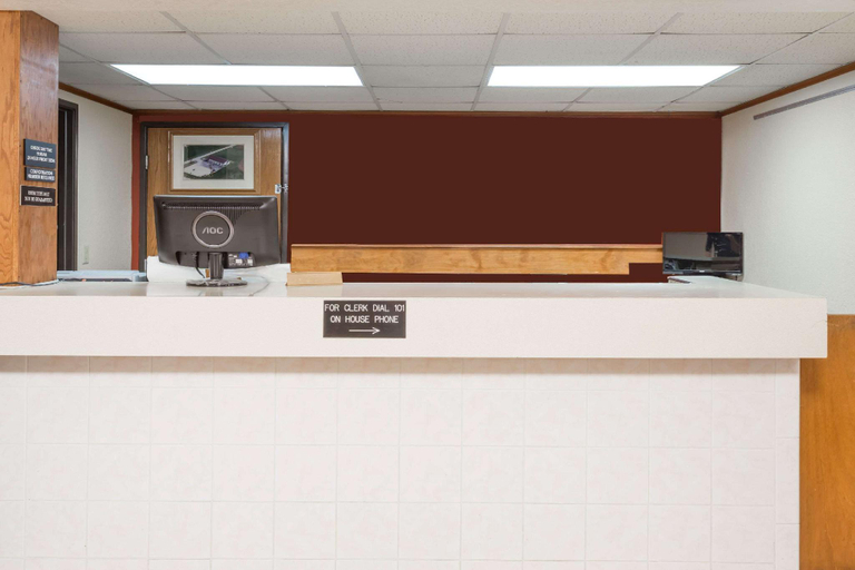 Public Area 2, Super 8 by Wyndham Dixon, Lee