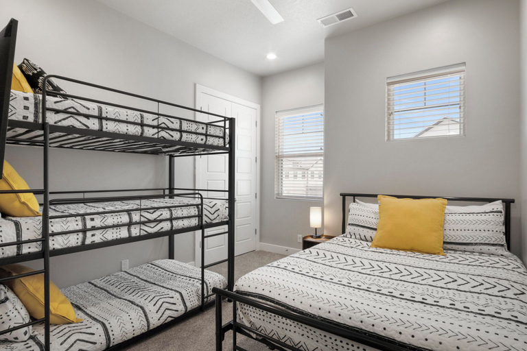 Bedroom 3, Adventure Awaits in Ocotillo, Washington