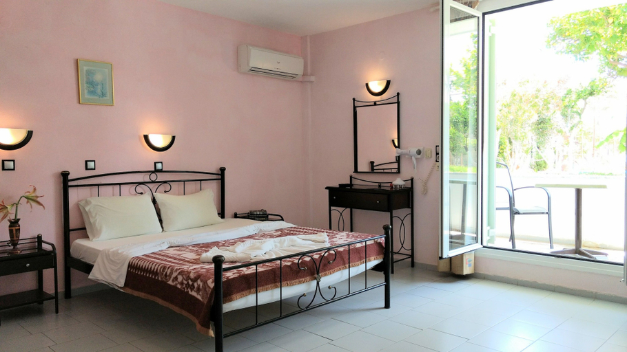 Bedroom 4, Evelin hotel, North Aegean