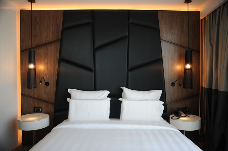 Bedroom 2, Pullman Istanbul Airport and Convention Center Hotel, Bahçelievler