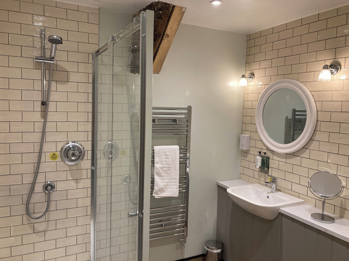Bathroom 3, The Stork Hotel, Lancashire