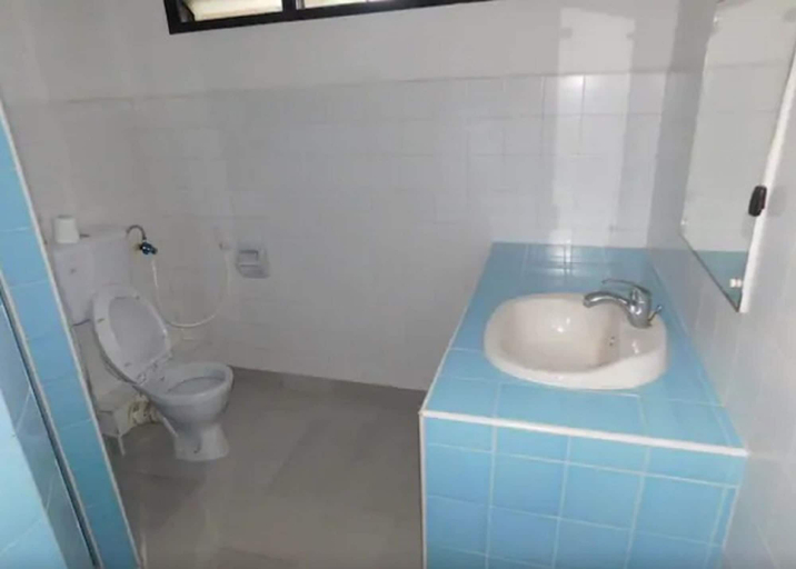Bathroom, Bubbles cottages, Malindi