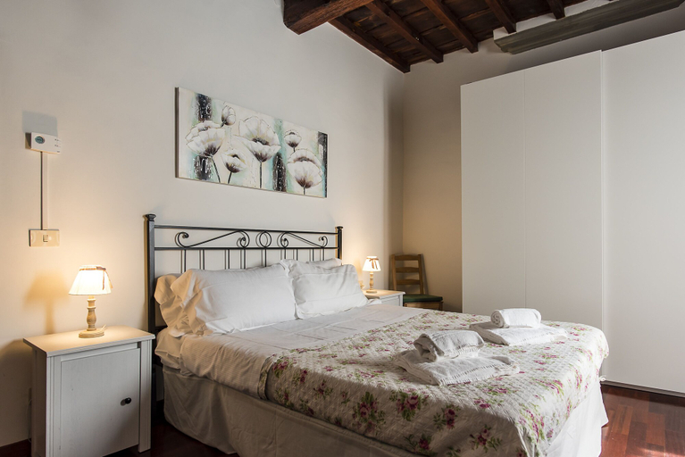 Others 2, Borgo Pinti Apartment, Florence