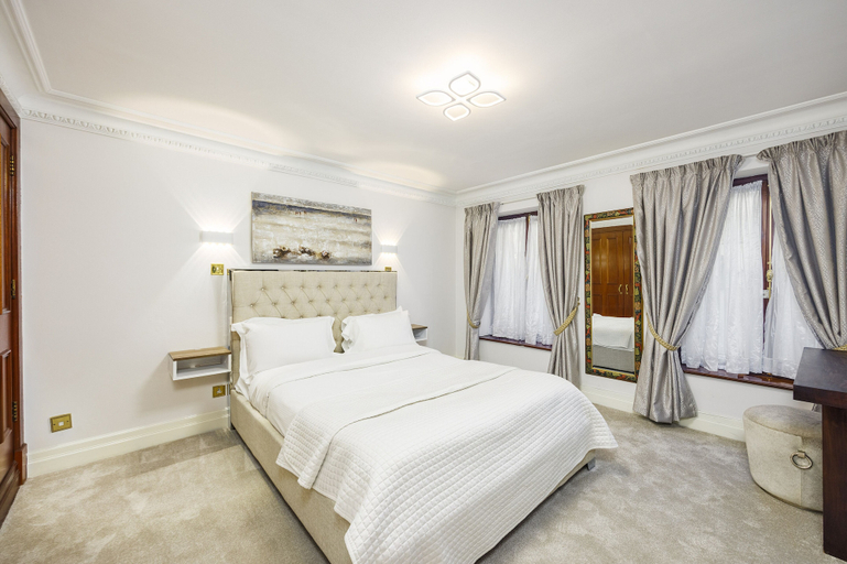 Bedroom 2, Carlton Court - Mayfair, London