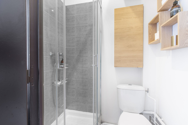 Bathroom 3, Appartements Centre Marseille, Bouches-du-Rhône
