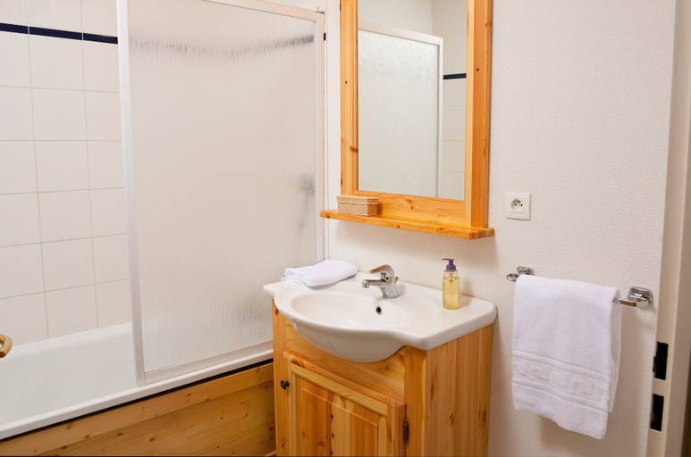 Bathroom, Résidence et Chalets de la Fontaine du roi, Savoie