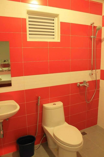Bathroom 4, Dianne Gardens Hotel, Mabalacat