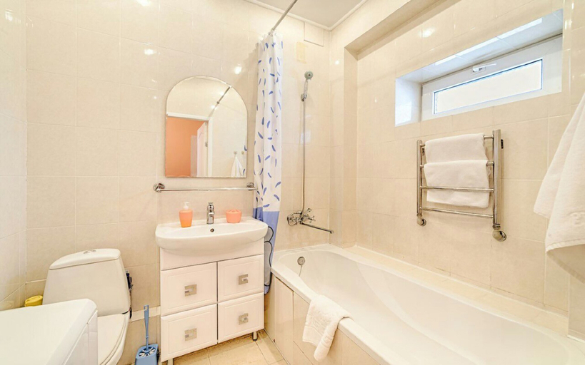 Bathroom, Apartment on Derybasivska 17, Odes'ka