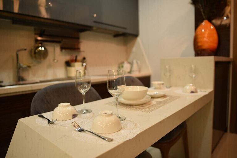 Food & Drinks 5, Justay Sunrise City, Nhà Bè