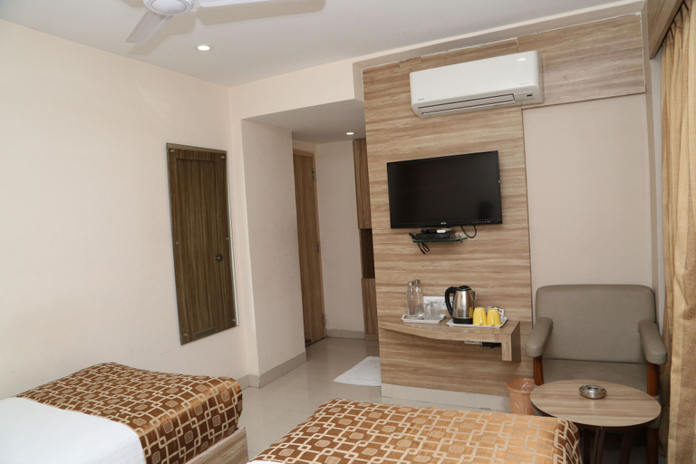 Bedroom 2, Hotel Shree Venkateshwara, Hyderabad