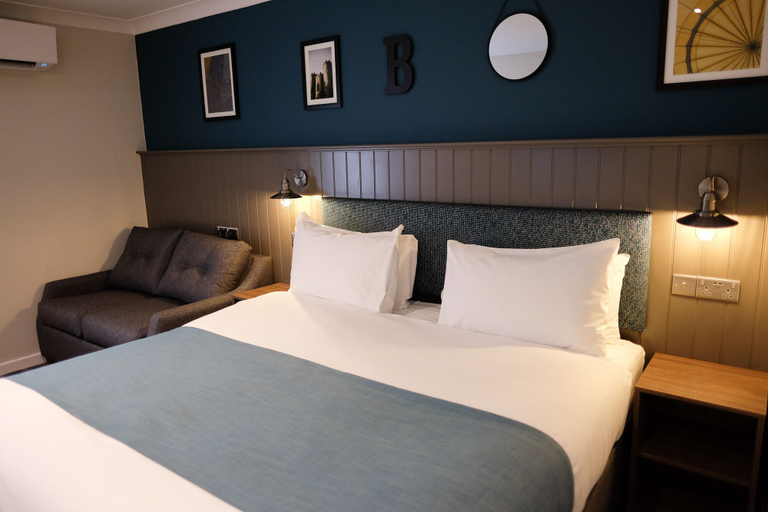 Bedroom 3, Almondsbury Inn & Lounge, South Gloucestershire