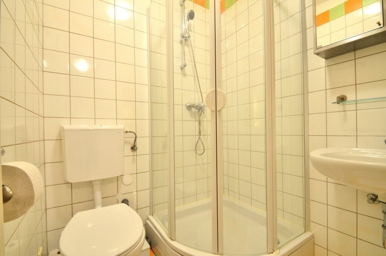 Bathroom 4, AJO Vienna Siemens - Contactless Check-in, Wien