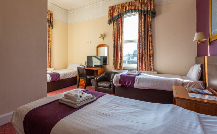 Bedroom 2, The Dene Hotel, Cheshire West and Chester