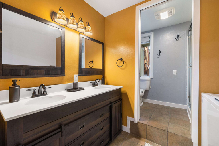 Bathroom 4, Deschutes Riverwoods Retreat, Deschutes