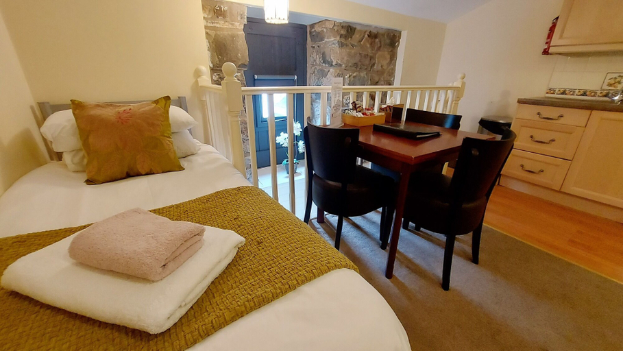 Bedroom 3, Dolgun Uchaf Guesthouse, Gwynedd