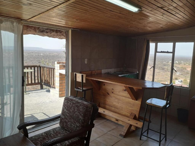 Others 4, Lentswe Lodge, Serowe