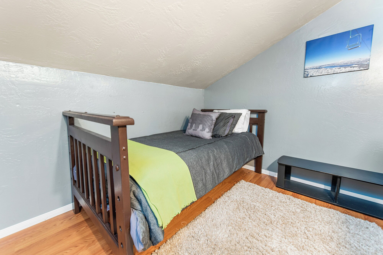 Bedroom 3, Mount Bearadise, San Bernardino