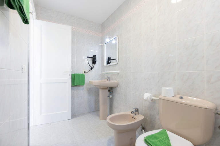 Bathroom 4, Apartamentos Aloe, Las Palmas