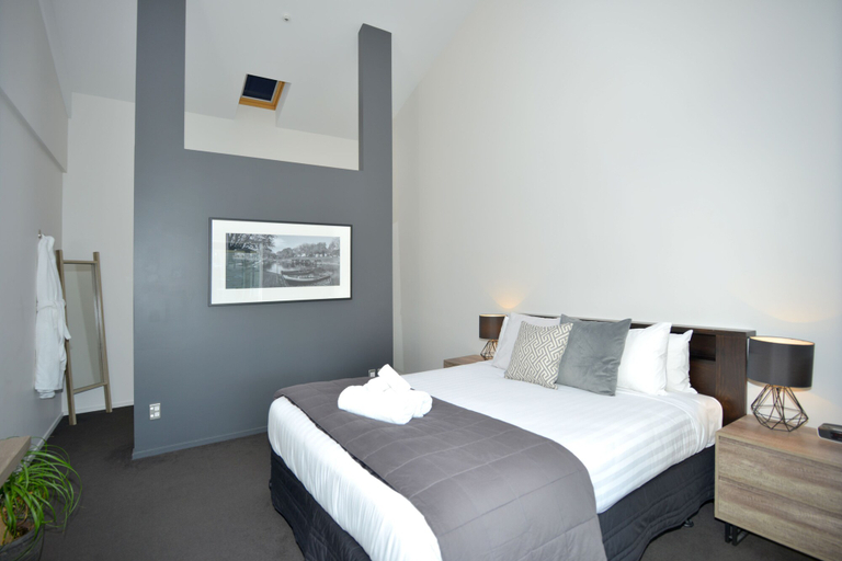 Bedroom 2, Southwark Hotel & Apartments, Christchurch