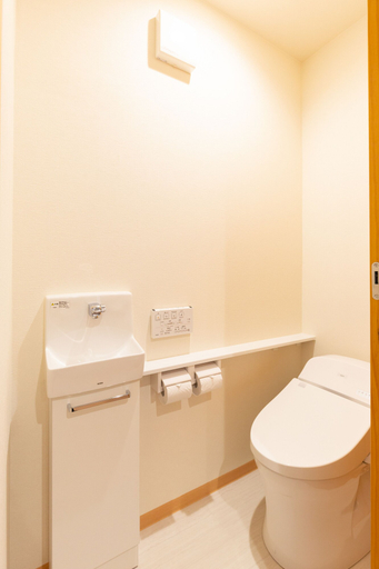Bathroom 4, Hakuba Powder Mountain, Hakuba
