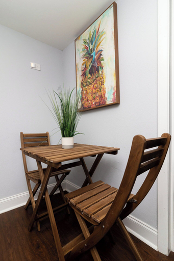 Food & Drinks, Seminole Heights Retreat #A, Hillsborough