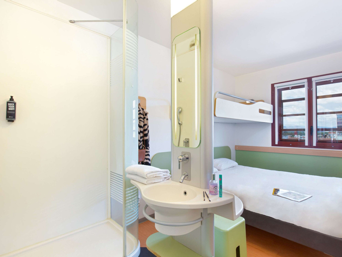 Bathroom 20