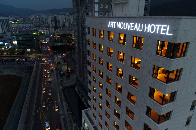Geoje Art Nouveau Suite Hotel, Geoje