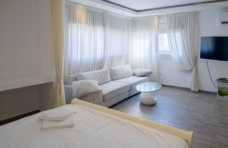 Bedroom 5, Royal Lea Apartments