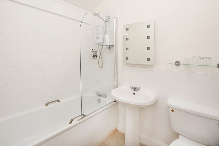Bathroom 4, Rodney Hotel, North Somerset