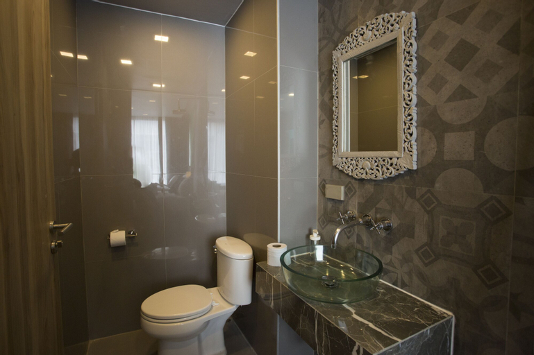 Bathroom 6