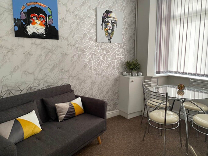 Others 5, Townhouse @ 110 Etruria Vale Road Stoke , Stoke-on-Trent
