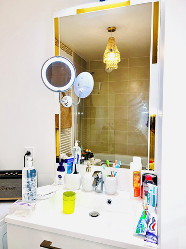 Bathroom 5, 156 Av. Pasteur b1, Seine-Saint-Denis