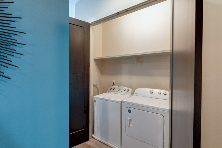 Others 5, Nashville Oasis, Davidson