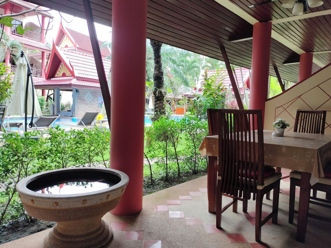Food & Drinks 5, Sai Rougn Apartment, Phuket Island