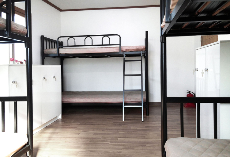 Bedroom 4, Guesthouse Enoch - Hostel, Jeju