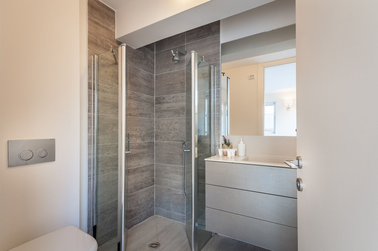 Bathroom 4, Magical Villa in Herzliya